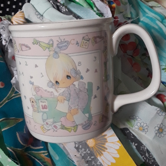 Precious Moments, praise the Lord anyhow mug - Picture 1 of 5